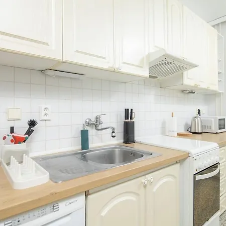 Spacious House With Garden 15 Min Walk From Castle 度假居