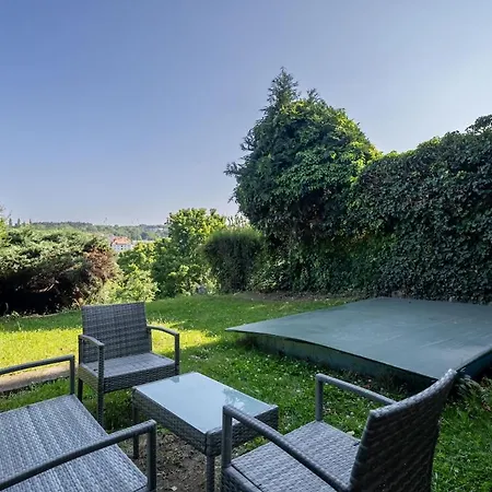 Spacious House With Garden 15 Min Walk From Castle Nyaraló *