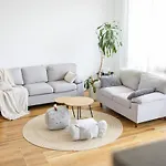 Сasa de vacaciones Spacious House With Garden 15 Min Walk From Castle Praga
