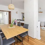 Spacious House With Garden 15 Min Walk From Castle Сasa de vacaciones
