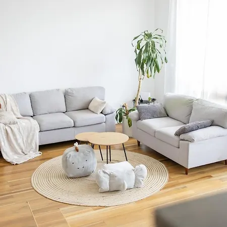 Casa vacanze Spacious House With Garden 15 Min Walk From Castle Praga