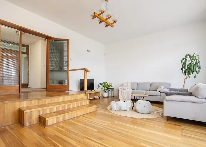 Spacious House With Garden 15 Min Walk From Castle