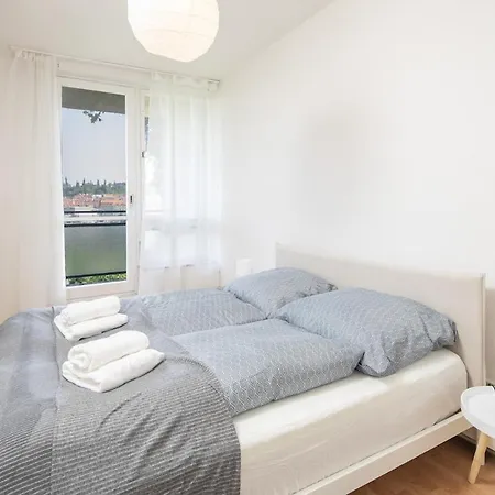 Casa vacanze Spacious House With Garden 15 Min Walk From Castle Praga